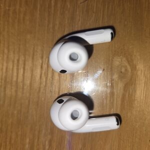 White Wireless Airpods NO CASE